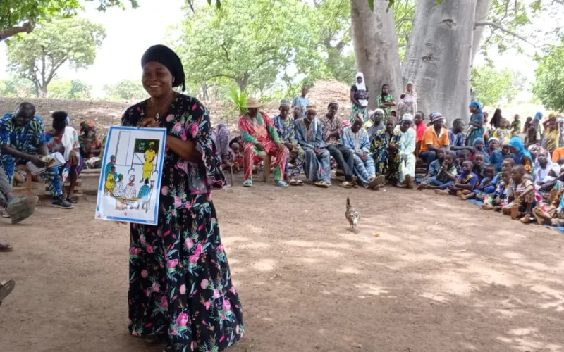 Sensibilisation Communautaire à Koua Sowolo : ONG TOSTAN et ses Partenaires Locaux en Action pour le Bien-être Communautaire