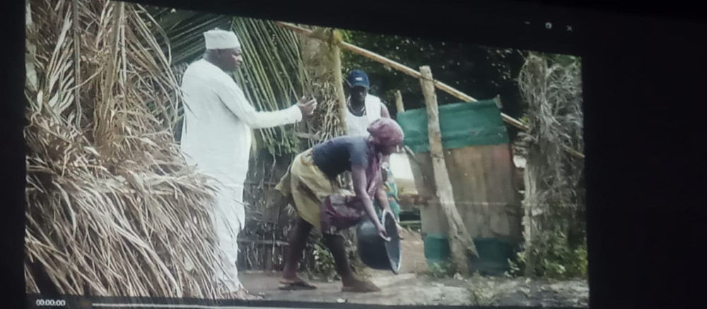 L’association la voix des consommateurs du Bénin sensibilise la population de Djougou à la gestion des eaux usées et des boues de vidange domestiques.