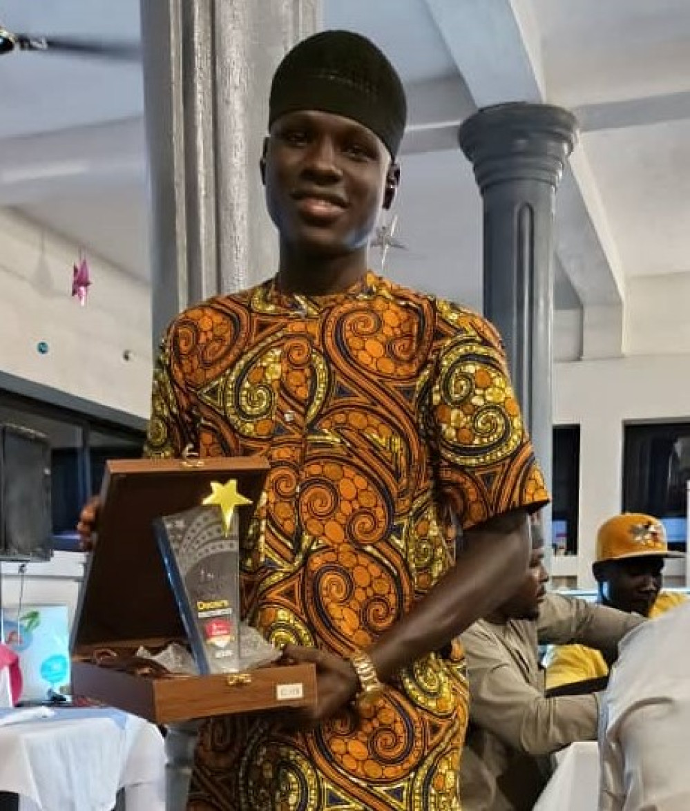 Sous les projecteurs des Oscars Atchoucouma 2025, la fierté de Dynamique FC de Djougou brille,  Ismaël Hakim remercie sa famille de terrain
