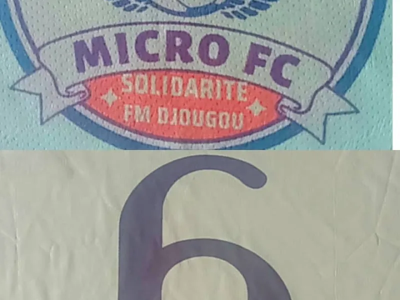 Micro FC reçoit un nouveau jeu de maillots grâce à Ali Yaro Sourakatou